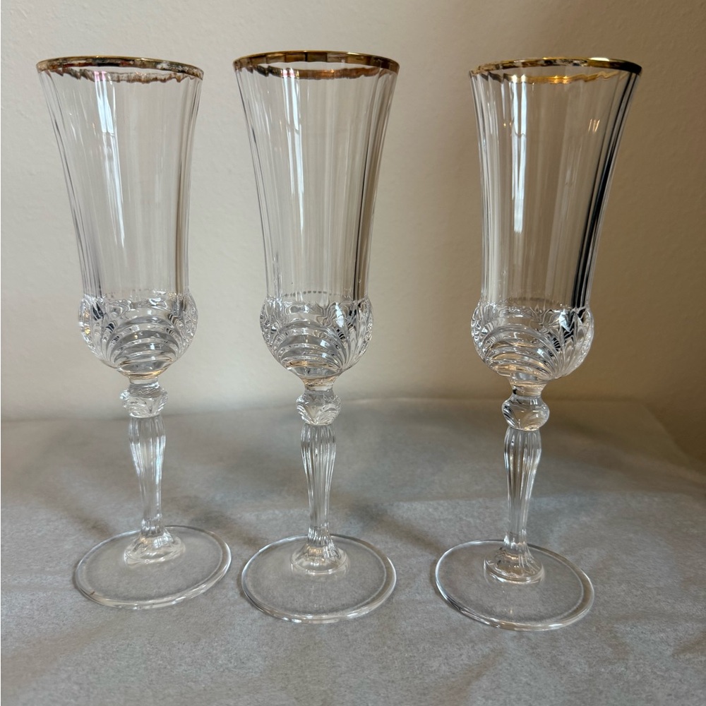 Gold-Trimmed Crystal Champagne Flutes Set